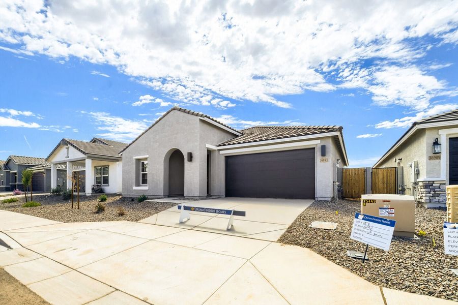 1,593sf New Home in Maricopa, AZ.  - Slide 3
