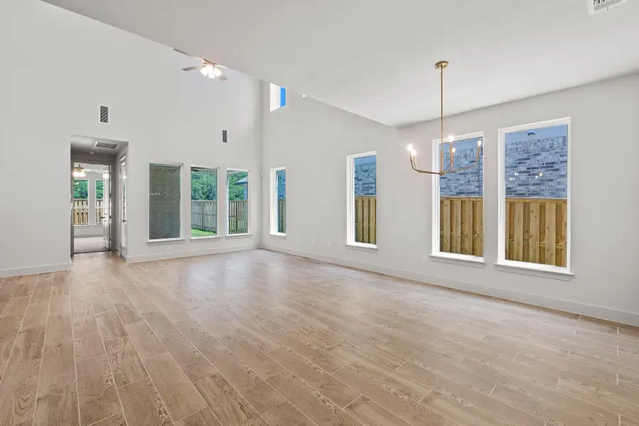 Spacious, unfurnished interior of a new home in Parmer Ranch, Georgetown (Image 20).