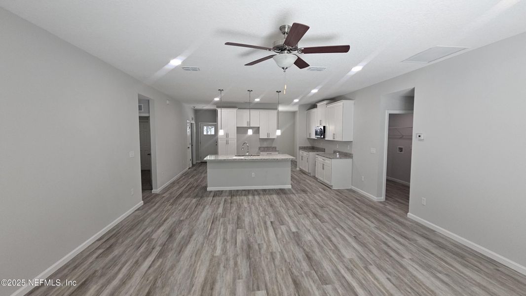 Spacious, unfurnished interior of a new home in , Jacksonville (Image 24).