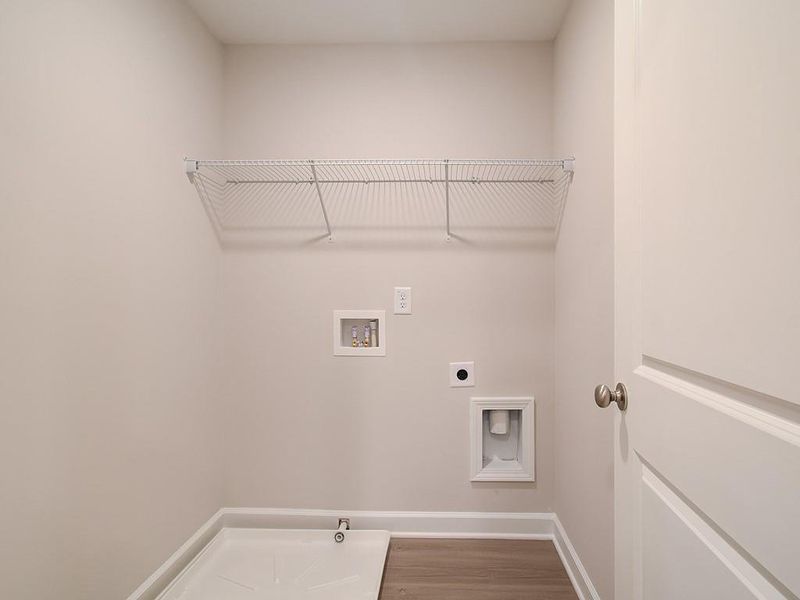 Spacious, unfurnished interior of a new home in Cherokee Township, Acworth (Image 21).