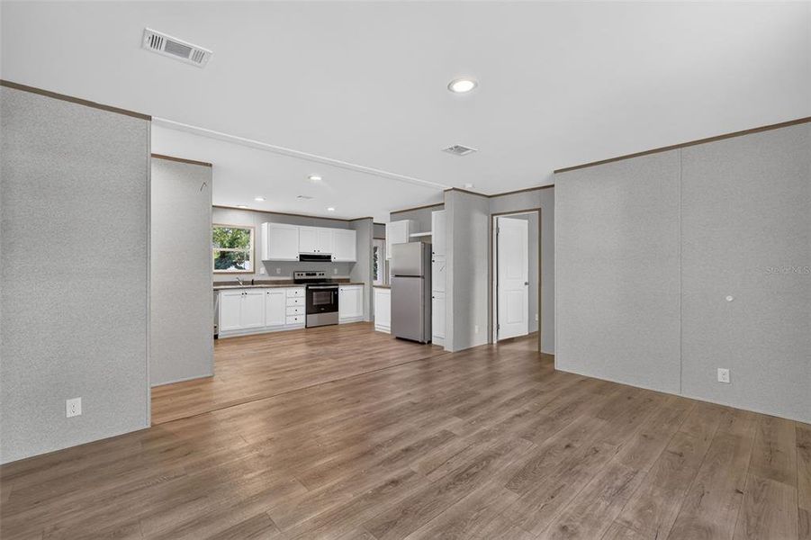 Spacious, unfurnished interior of a new home in , Wildwood (Image 14).