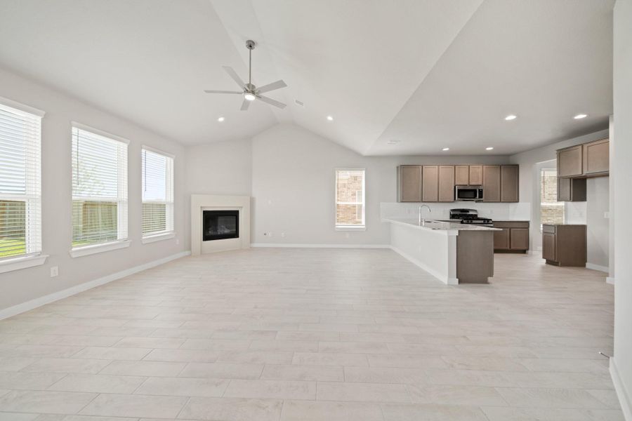 Spacious, unfurnished interior of a new home in Beacon Hill, Waller (Image 14).