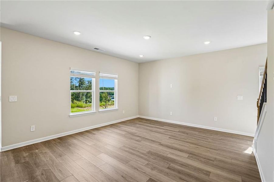 Spacious, unfurnished interior of a new home in Hawthorne Station, College Park (Image 37).