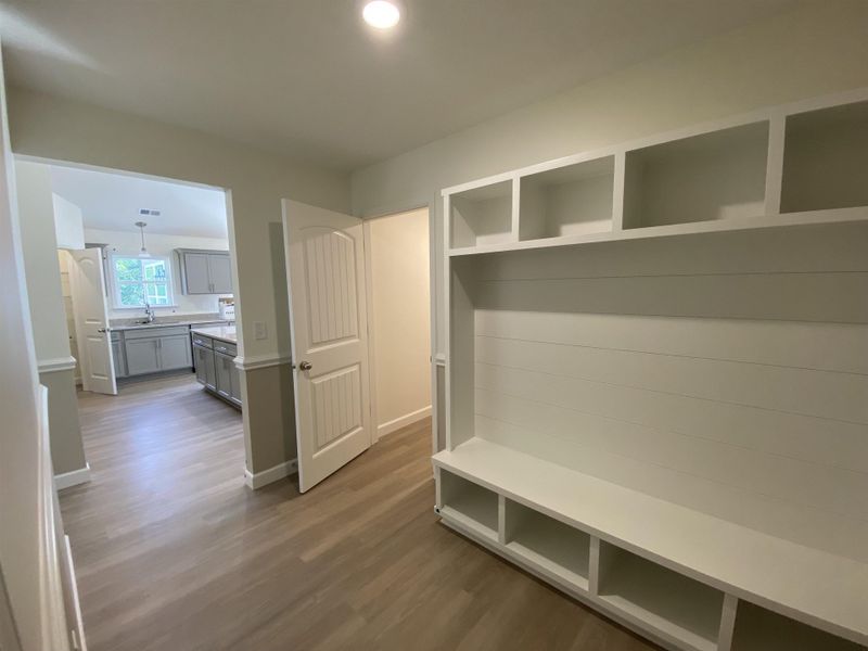 Spacious, unfurnished interior of a new home in Ballentine Ridge, Lyman (Image 34).