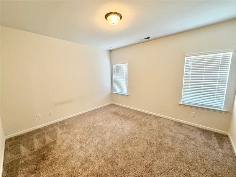 Spacious, unfurnished interior of a new home in , Cartersville (Image 10).