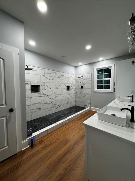 Furnished interior view inside a new home in , Hartwell (Image 5).