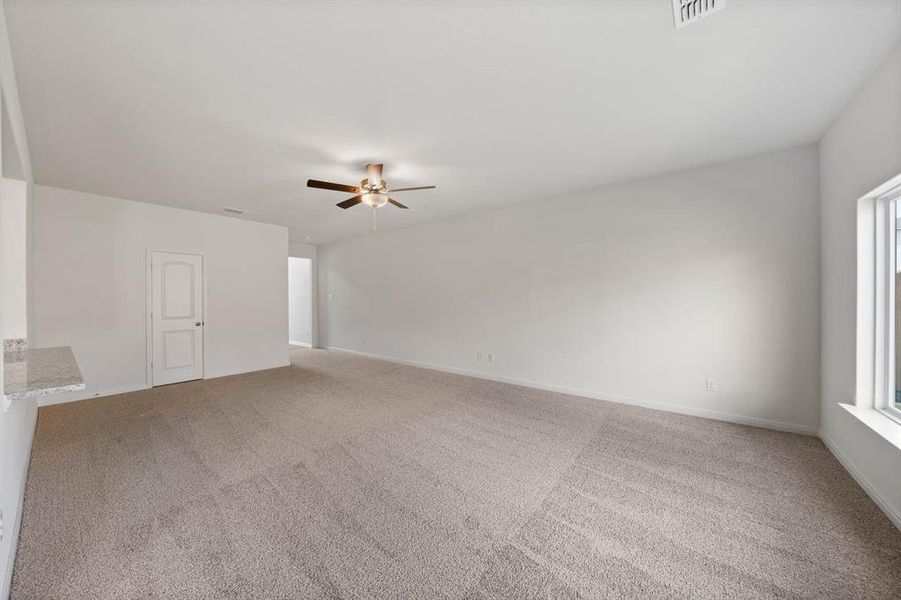 Spacious, unfurnished interior of a new home in Big Sky Estates, Ponder (Image 5).