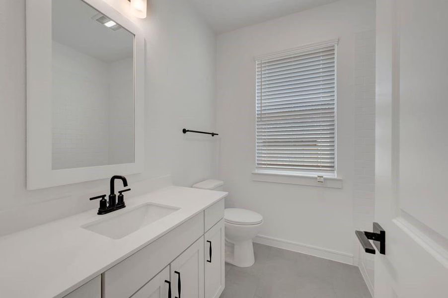 Furnished interior view inside a new home in Sundance Cove, Crosby (Image 8).