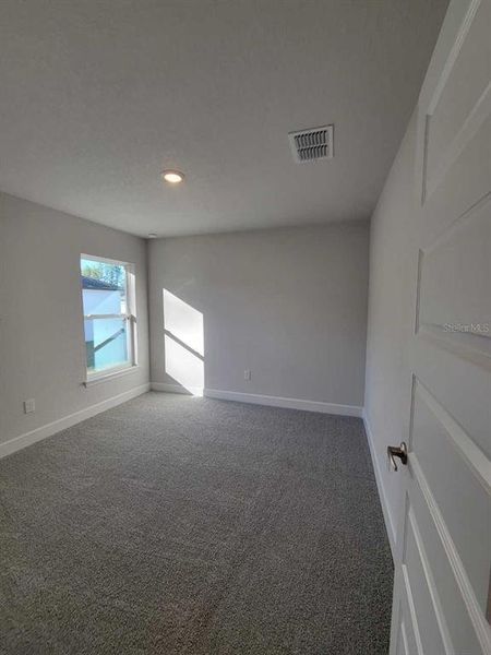 Spacious, unfurnished interior of a new home in Marion Oaks, Ocala (Image 24).