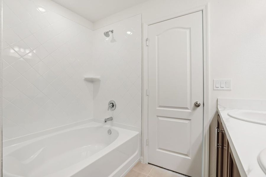 Furnished interior view inside a new home in Robins Run, Lake Wales (Image 12).