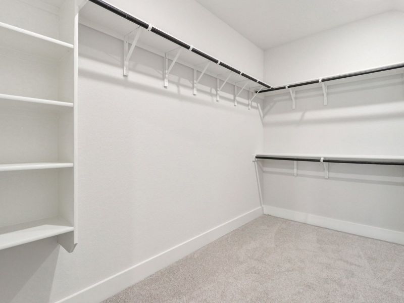 Spacious, unfurnished interior of a new home in Lark Canyon, New Braunfels (Image 18).