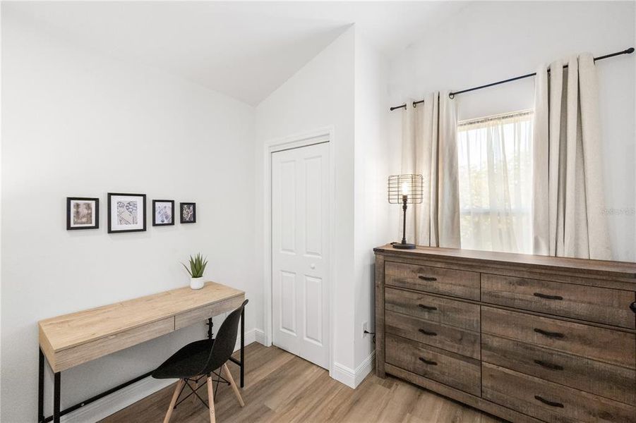 Furnished interior view inside a new home in , Tarpon Springs (Image 7).