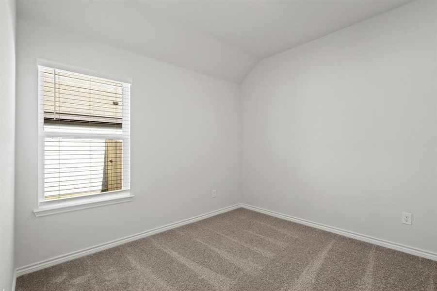 Spacious, unfurnished interior of a new home in Sycamore Landing, Fort Worth (Image 15).