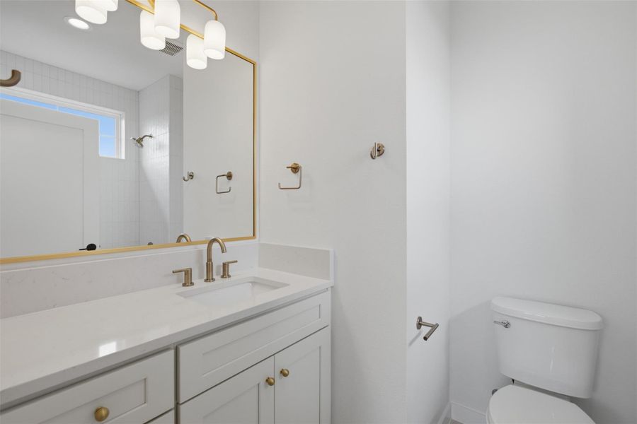 Junior/ Inlaw suite full bath Junior/ Inlaw suite full bath