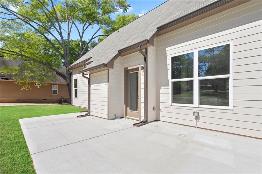 Exterior details and patio area of a home in , Conyers (Image 4).