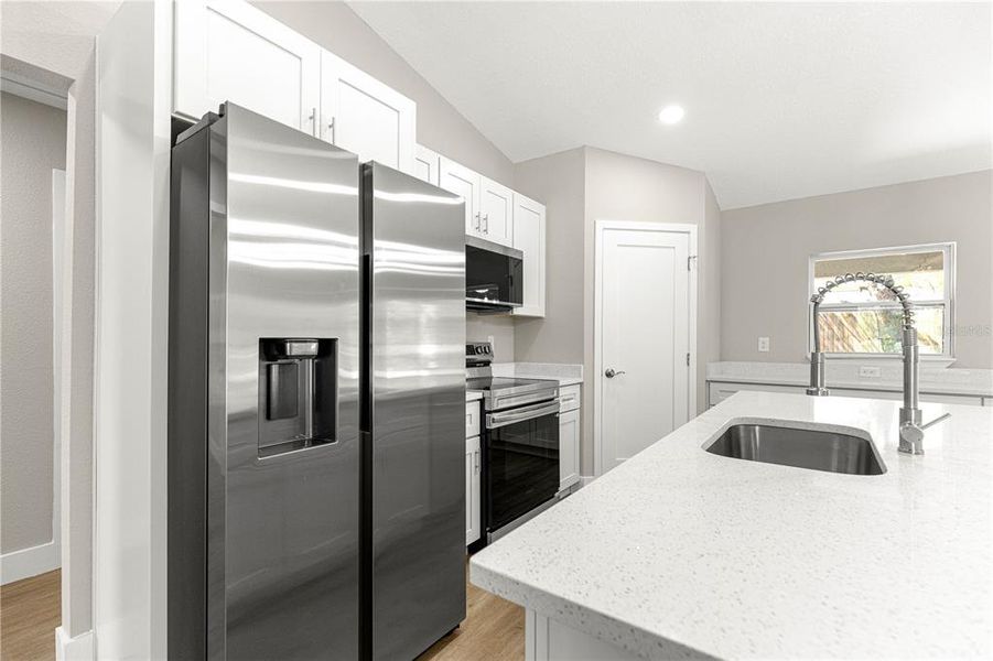 Furnished interior view inside a new home in , Ocklawaha (Image 6).