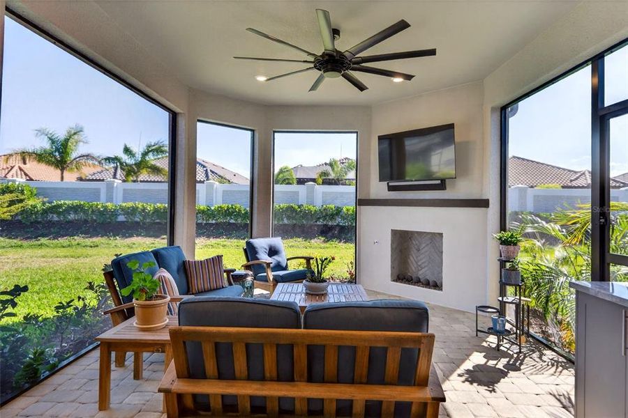 Exterior details and patio area of a home in , Bradenton (Image 27).