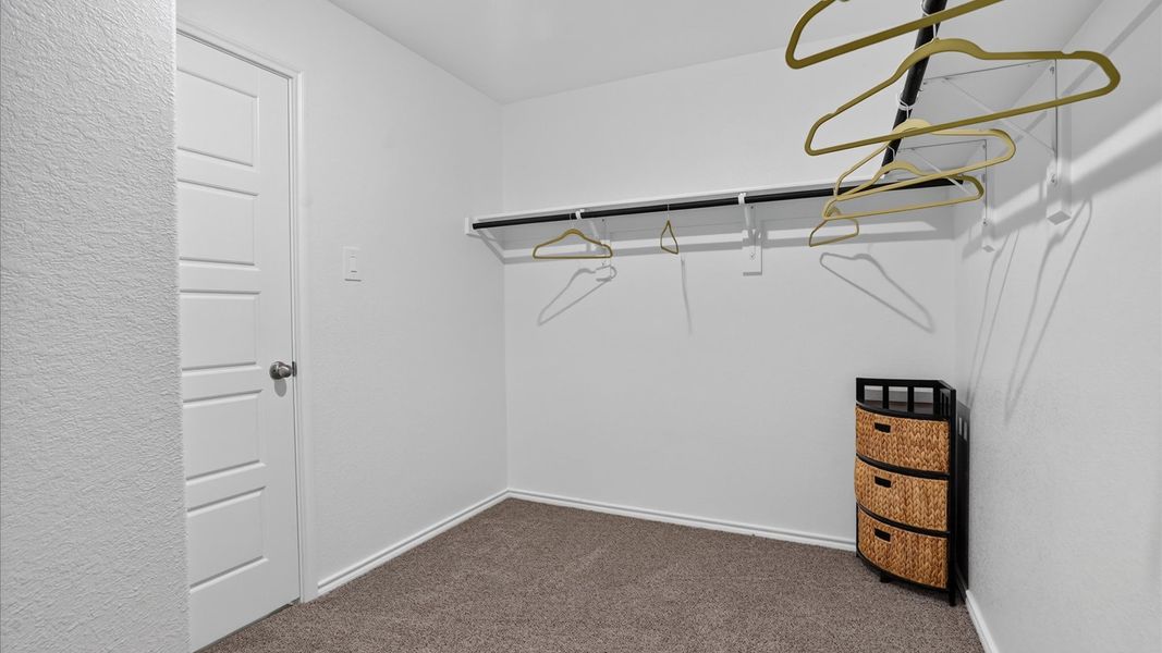 Spacious, unfurnished interior of a new home in Townes Landing, Fort Worth (Image 22).