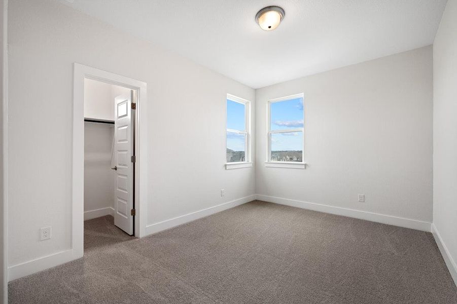 Spacious, unfurnished interior of a new home in Santa Rita Ranch, Liberty Hill (Image 20).