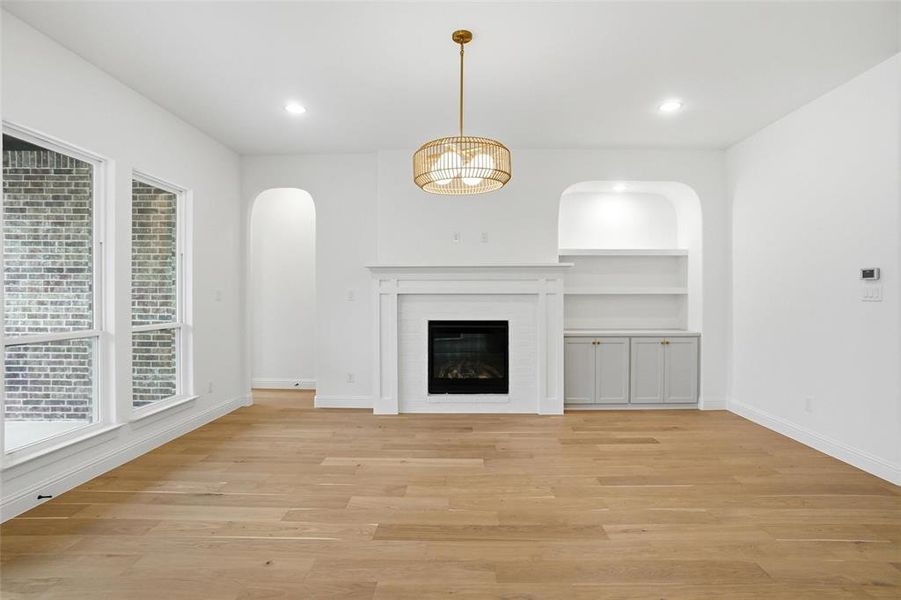 Spacious, unfurnished interior of a new home in , Aledo (Image 11).