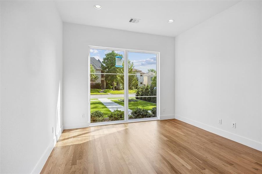 Spacious, unfurnished interior of a new home in , Dallas (Image 29). Spacious, unfurnished interior of a new home in , Dallas (Image 29).