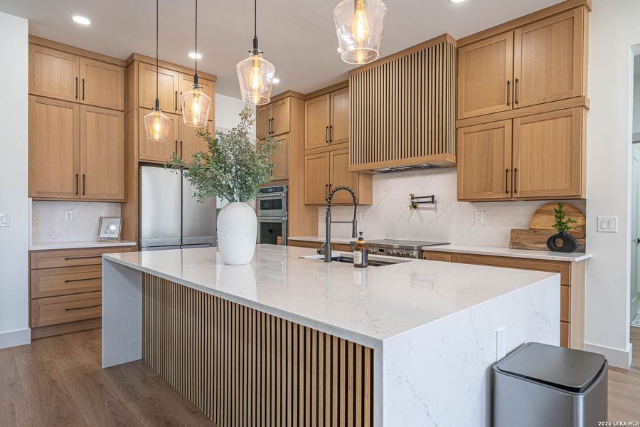 Furnished interior view inside a new home in , Bandera (Image 13).