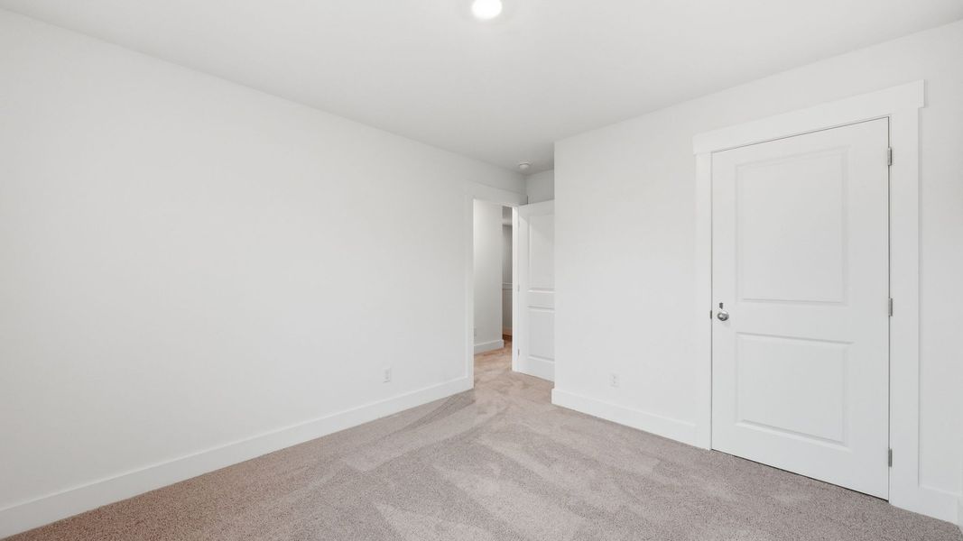 Spacious, unfurnished interior of a new home in Fieldcrest Acres Townhomes, Blountville (Image 18).