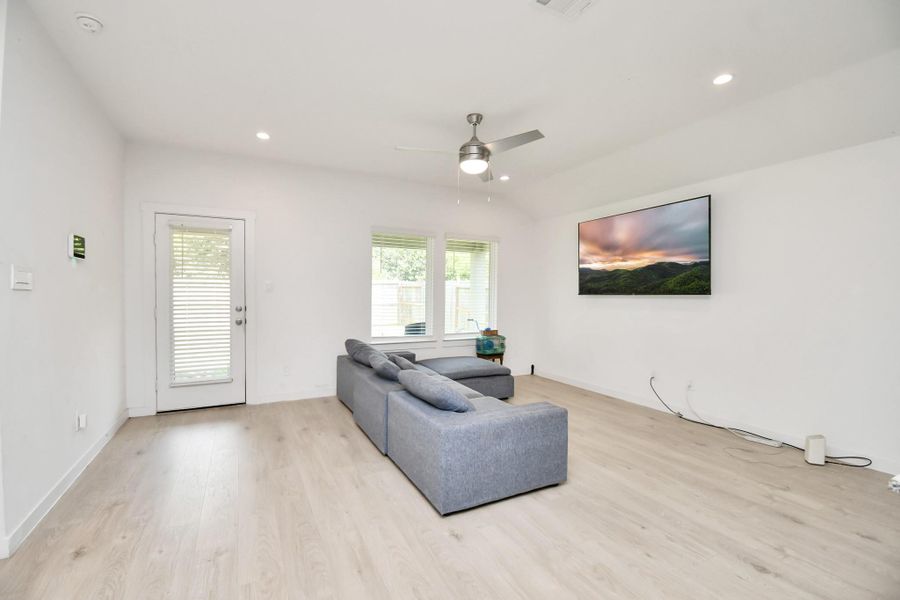 Furnished interior view inside a new home in Post Oak Pointe, Fresno (Image 12).