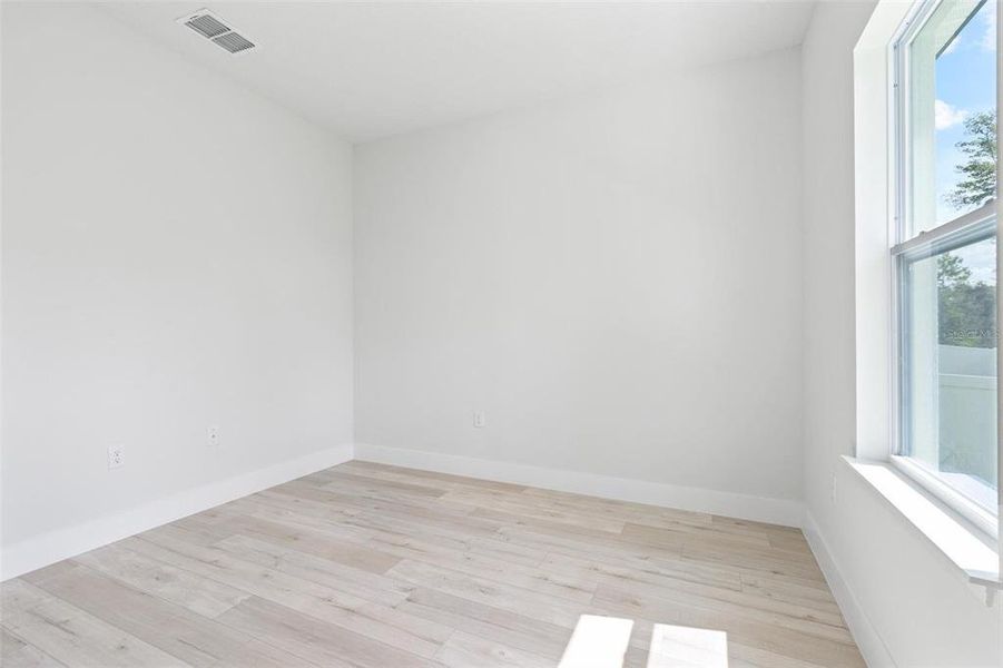 Spacious, unfurnished interior of a new home in , Ocala (Image 18).