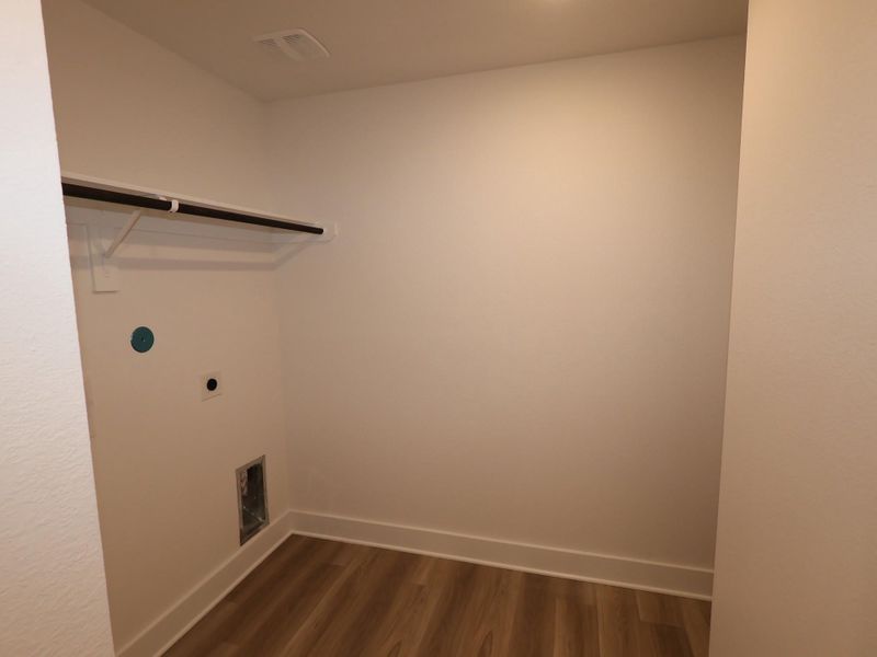 Spacious, unfurnished interior of a new home in Lago Mar, Santa Fe (Image 11).
