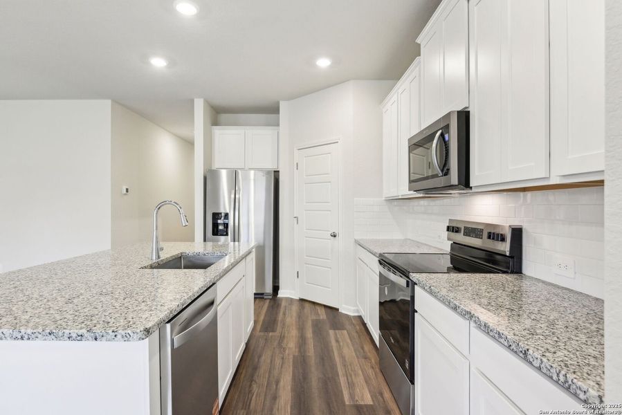 Furnished interior view inside a new home in Sagebrooke - Premier Series, San Antonio (Image 10).