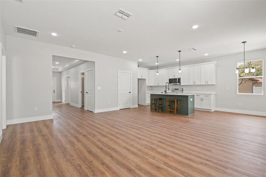 Spacious, unfurnished interior of a new home in , Holiday (Image 23).