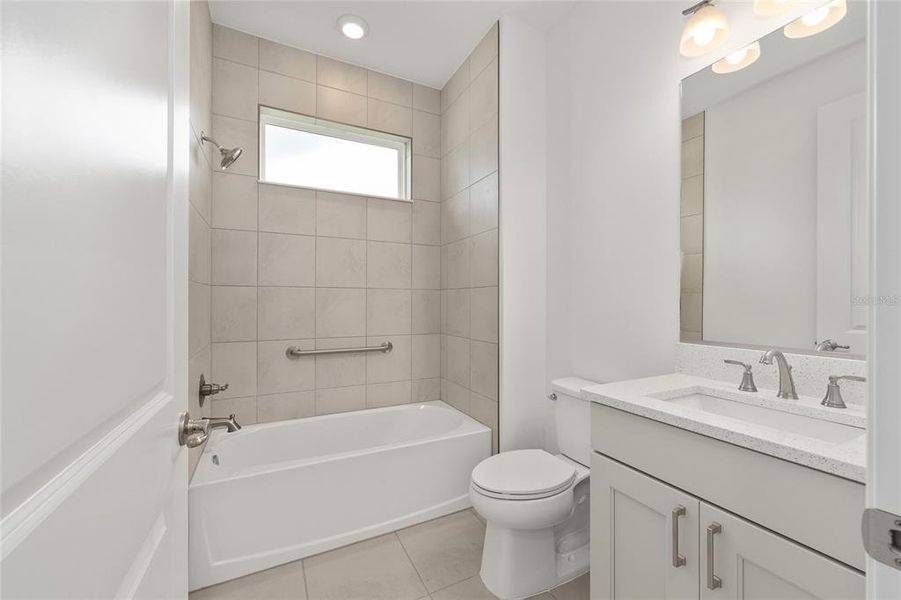 Furnished interior view inside a new home in , Ocala (Image 5).