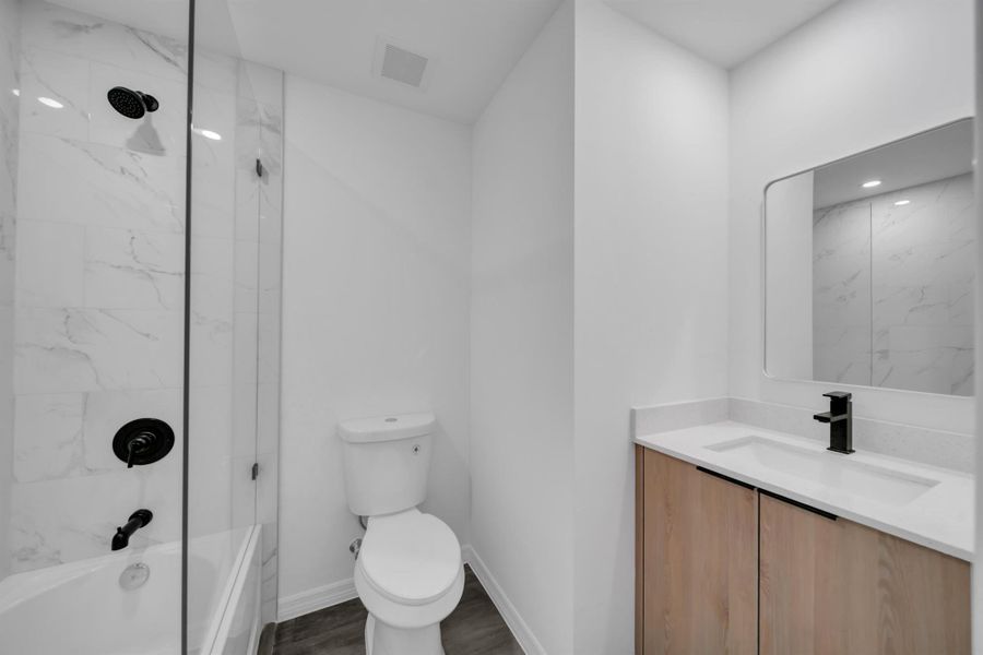 Spacious, unfurnished interior of a new home in , Lehigh Acres (Image 25). Spacious, unfurnished interior of a new home in , Lehigh Acres (Image 25).