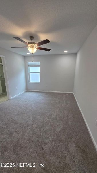 Spacious, unfurnished interior of a new home in , Jacksonville (Image 18).