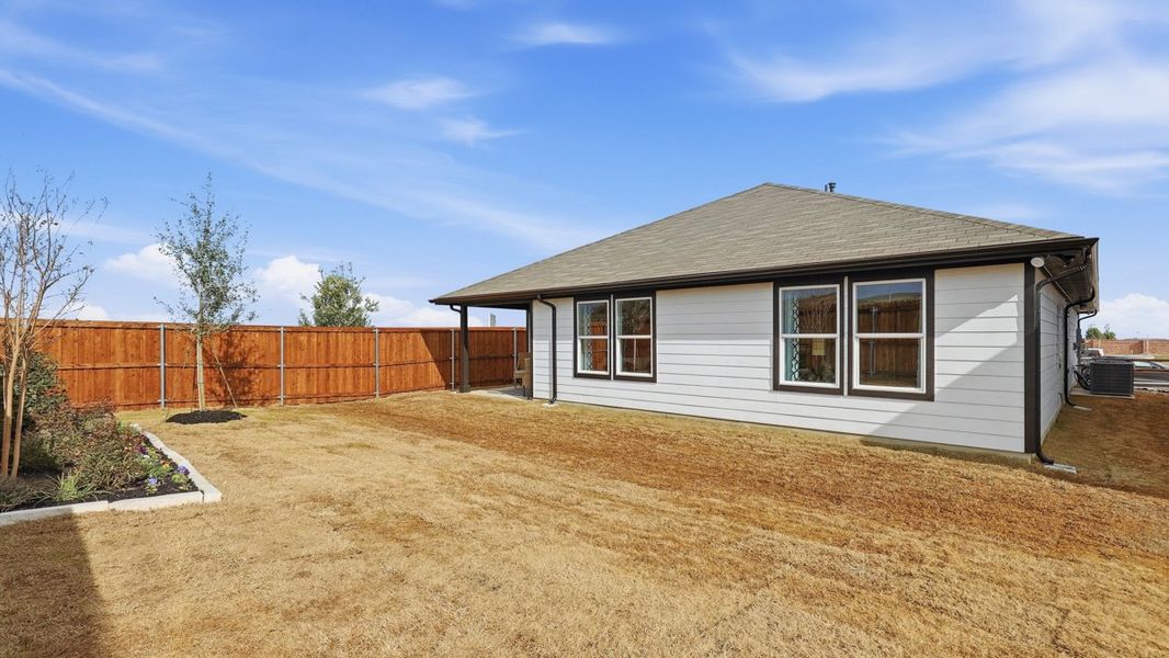 Exterior details and patio area of a home in Rock Creek West, Fort Worth (Image 3).
