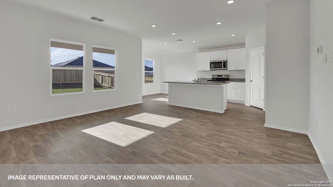 Spacious, unfurnished interior of a new home in Arroyo Ranch, Seguin (Image 21). Spacious, unfurnished interior of a new home in Arroyo Ranch, Seguin (Image 21).