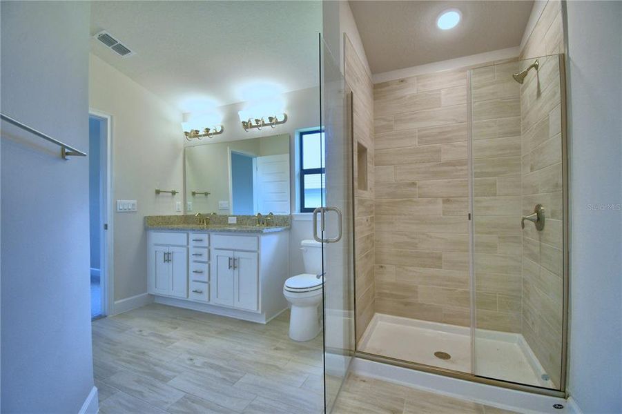 Furnished interior view inside a new home in , Auburndale (Image 12).