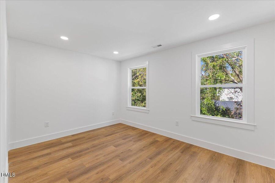 31-803 Dupree St B