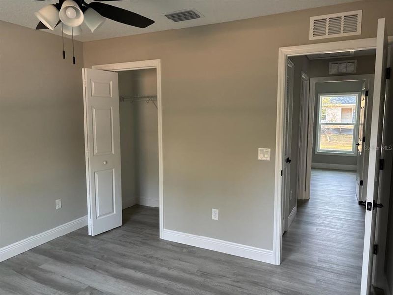 Spacious, unfurnished interior of a new home in , Citrus Springs (Image 11).