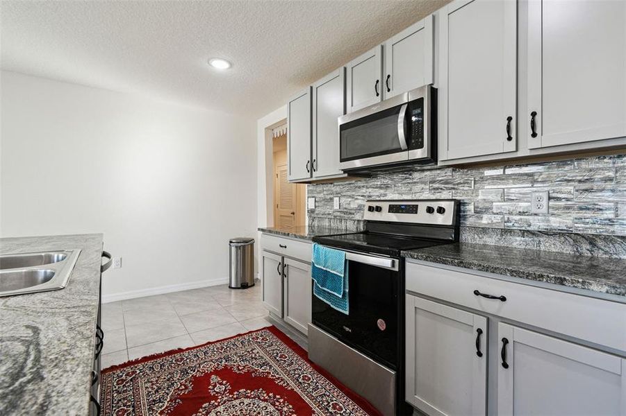Furnished interior view inside a new home in River Park, Temple Terrace (Image 43).