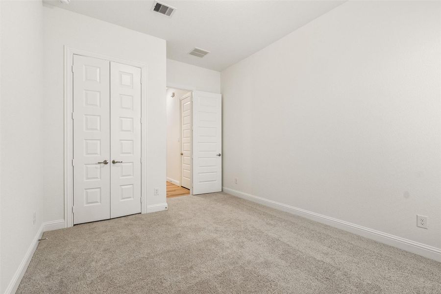 Spacious, unfurnished interior of a new home in Sundance Cove, Crosby (Image 34).