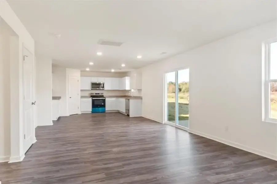 Spacious, unfurnished interior of a new home in The Ridge at Twin Rivers, Covington (Image 16).