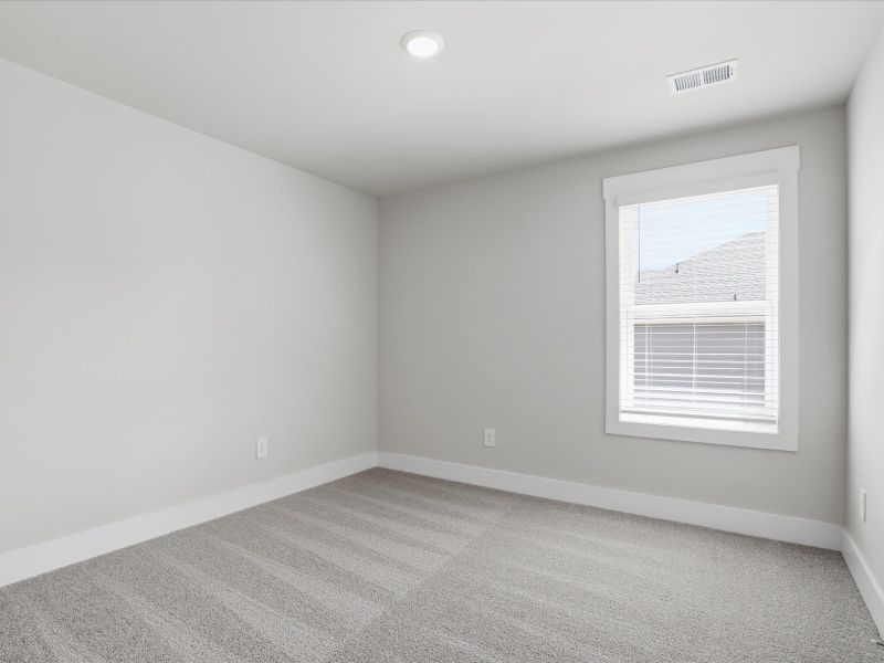 Spacious, unfurnished interior of a new home in Ashby Woods, Boiling Springs (Image 18).