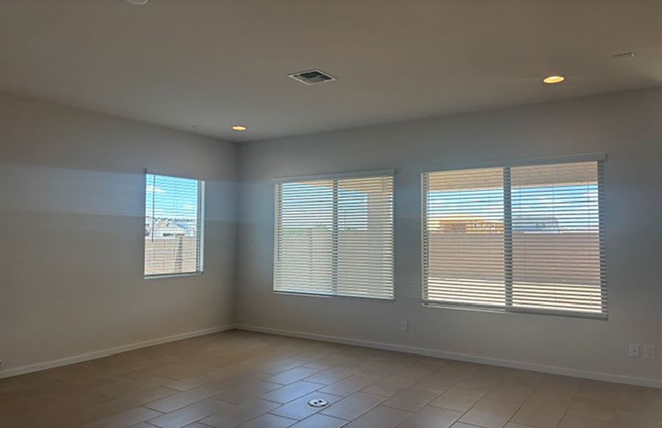Spacious, unfurnished interior of a new home in Soleo, San Tan Valley (Image 18).