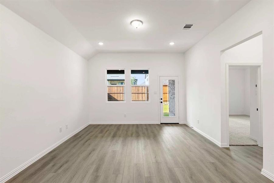 Spacious, unfurnished interior of a new home in Creekview Fossil Ridge, Pilot Point (Image 16). Spacious, unfurnished interior of a new home in Creekview Fossil Ridge, Pilot Point (Image 16).