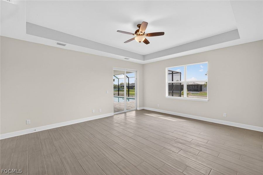 Spacious, unfurnished interior of a new home in Cape Coral, Cape Coral (Image 28).