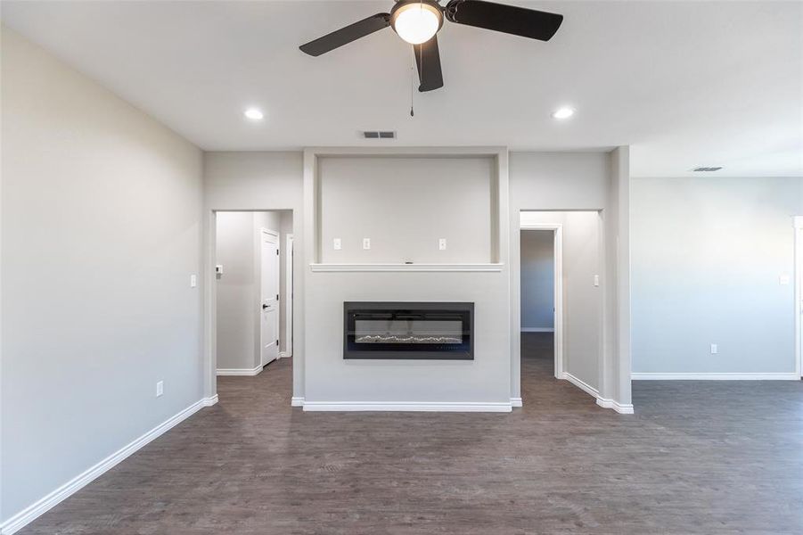 Spacious, unfurnished interior of a new home in , Abilene (Image 30).