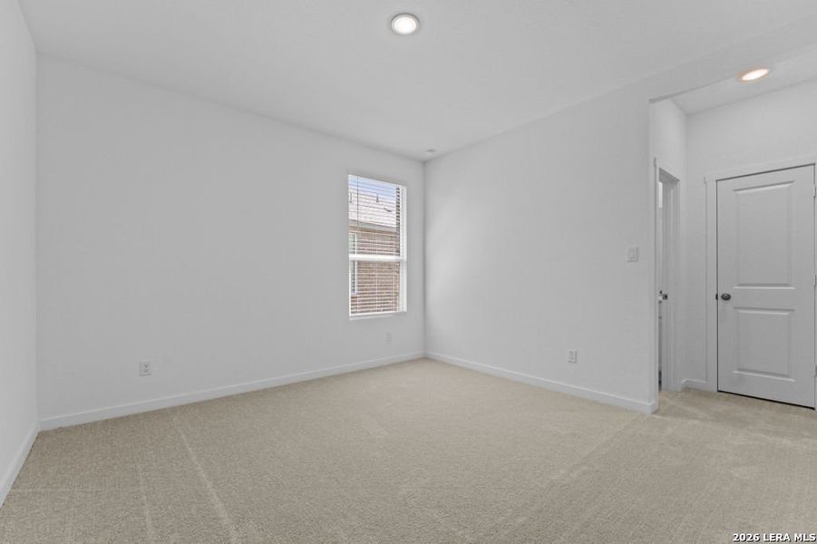 Spacious, unfurnished interior of a new home in Brookmill, San Antonio (Image 24).