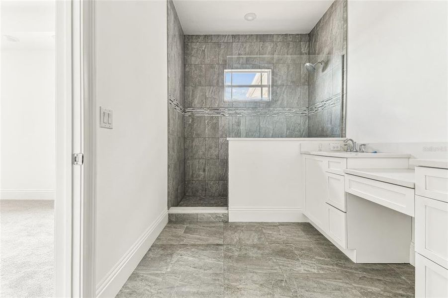 Furnished interior view inside a new home in , Lakewood Ranch (Image 7).